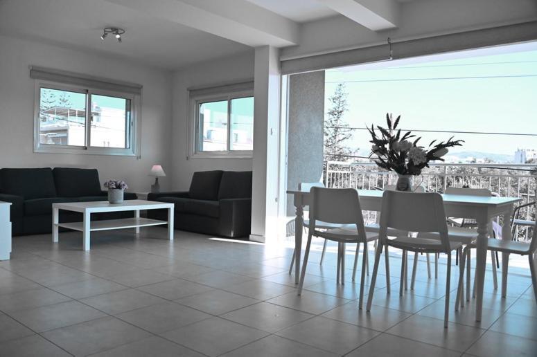 Edessis Beach House Лимасол Екстериор снимка