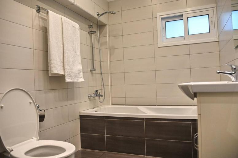 Edessis Beach House Лимасол Екстериор снимка