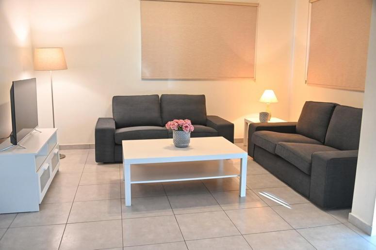 Edessis Beach House Лимасол Екстериор снимка