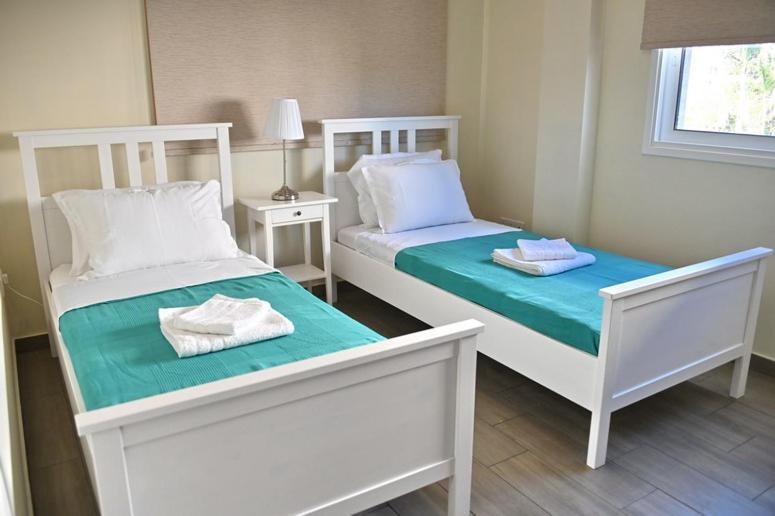 Edessis Beach House Лимасол Екстериор снимка